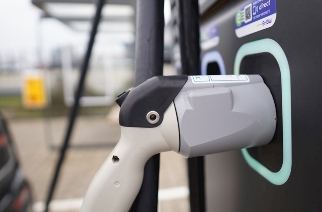 電動汽車充電樁的充電原理及方式？